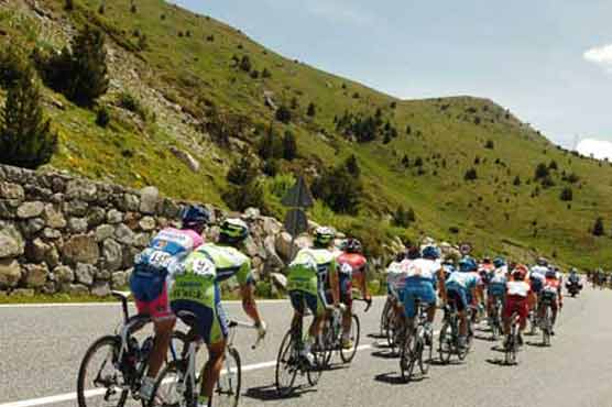 Bitter race for cycling hot seat approaching finish