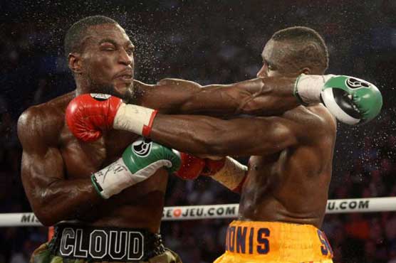Stevenson stops Cloud to retain WBC title