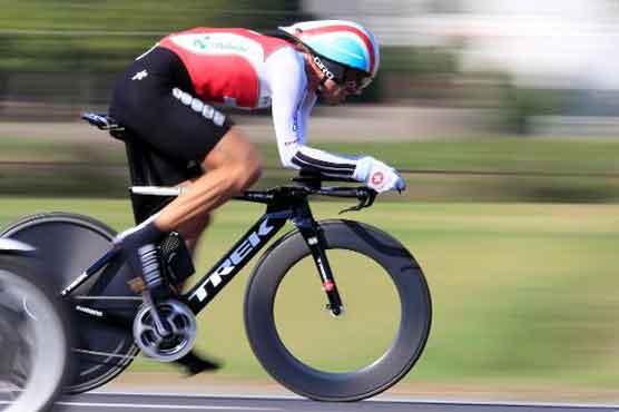 Big names in cycling race retire due to rain 