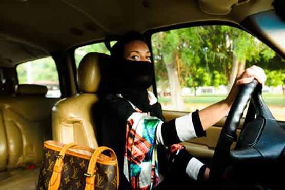 Saudi doctor says driving does not hurt ovaries 