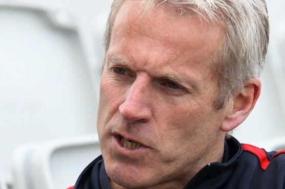 Moores, Newell in contention for England post