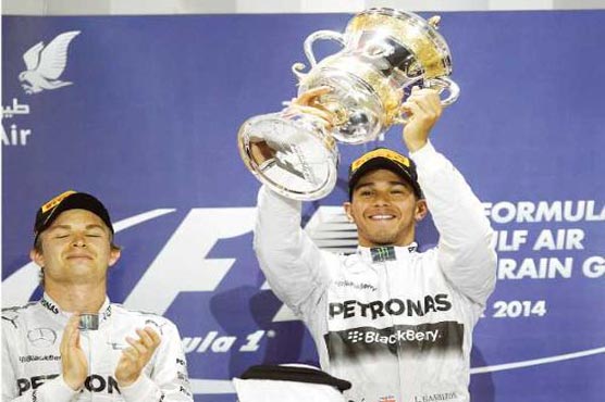 Formula One: Hamilton edges Rosberg in Bahrain thriller