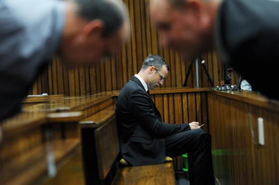 Pistorius to take stand as murder trial resumes