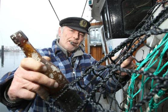 'World's oldest message in a bottle' reaches granddaughter