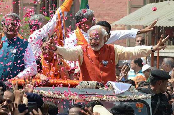 'Bachelor' Modi admits he is married