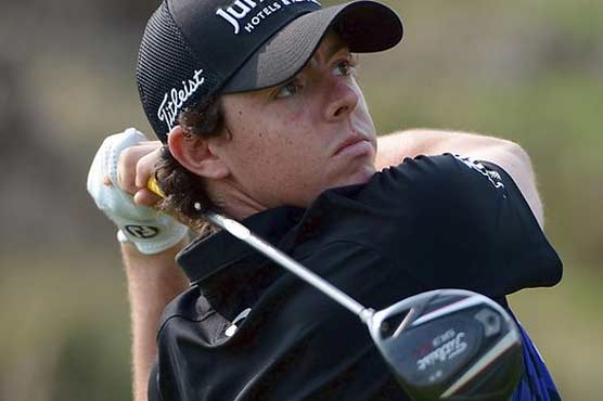 Golf: Rory McIlroy barely survives cut at Masters