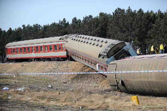 'Disgruntled' worker derailed China train: report
