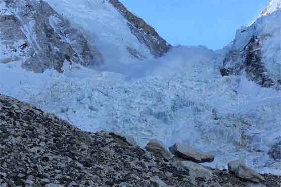 Nepal calls off search for missing guide on Everest: officials