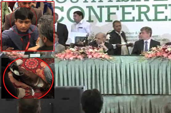Lahore: Journalist throws shoe at Punjab CM Shahbaz Sharif 