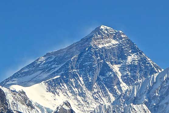 Fresh safety, violence fears on Mount Everest 