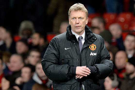 Football: Moyes will survive, says Martinez