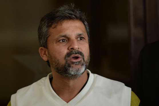 Former cricketer Shahid Nazir to take Moin Khan to court