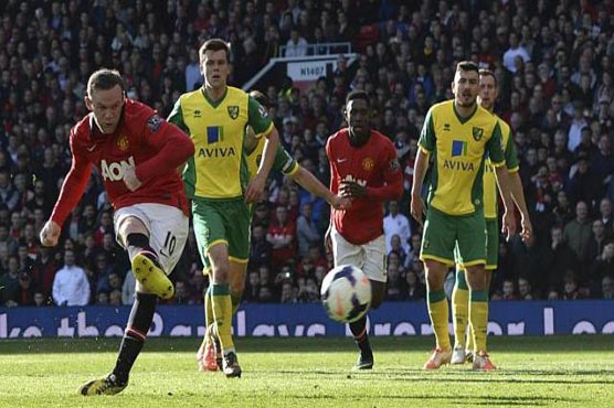 Football: Four-star United launch Giggs era in style