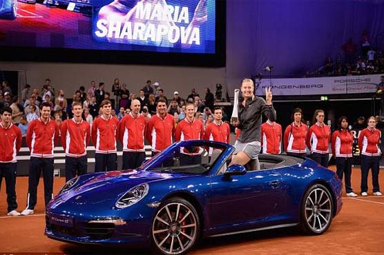 Tennis: Three-in-a-row for Sharapova in Stuttgart