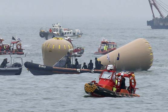Captain says warnings over Korean ferry ignored 