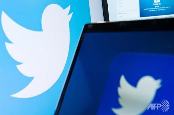 Twitter tumbles as user growth disappoints 