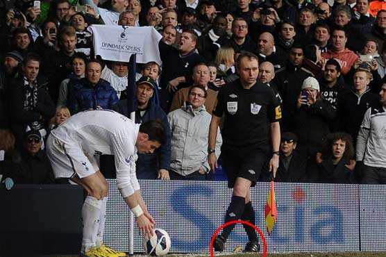 Football: Banana-throwing fan in Spain faces charges