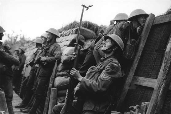 Britain remembers WWI dead, 100 years on