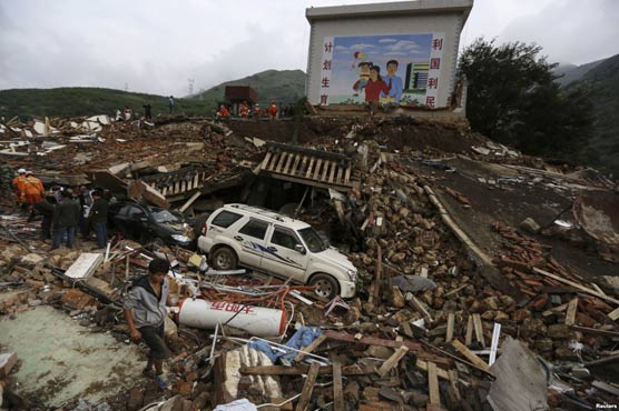 China earthquake death toll passes 400