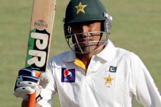 Younis's century rescues Pakistan in first Test