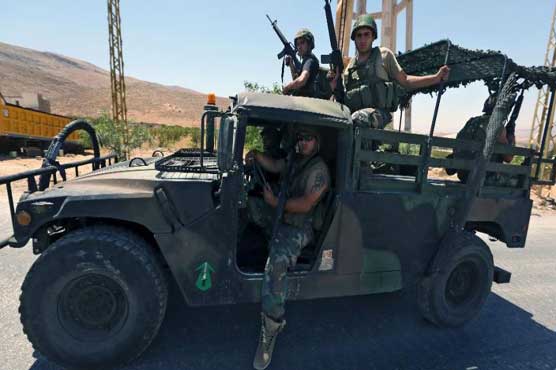 Lebanon's Hariri back as army enters restive border town