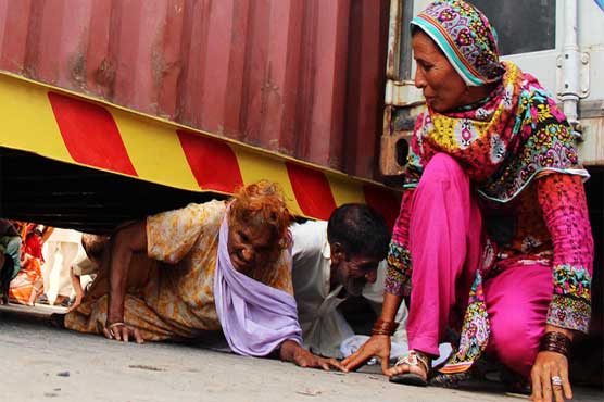 Lahore closed down, citizens restless with abundant problems, no petrol