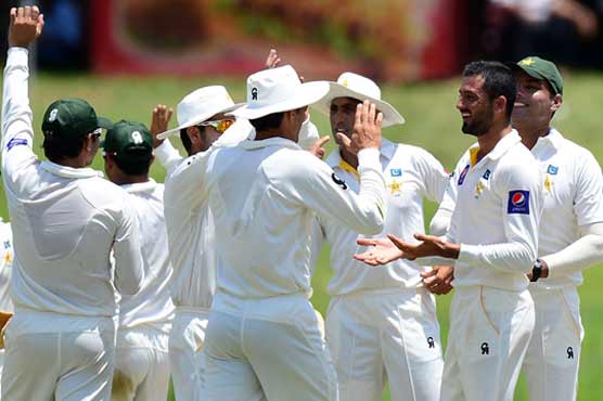 Cricket: Sri Lanka all out for 320 in Pakistan Test