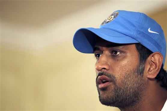 Cricket: Dhoni defiant as India collapse