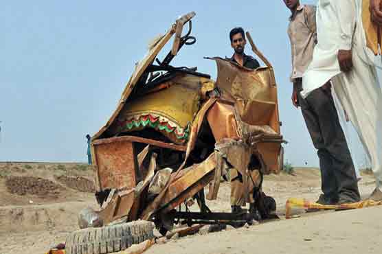 Train slams into rickshaw in India, kills 20: report