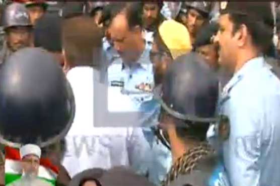 Islamabad: Clash between police and PAT workers