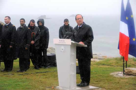 Fresh crisis in France as Hollande orders cabinet shake-up