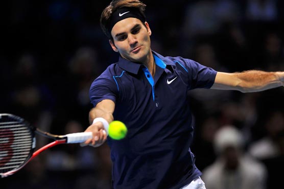 Tennis: Federer, Serena in cruise control as teen duo rock US Open