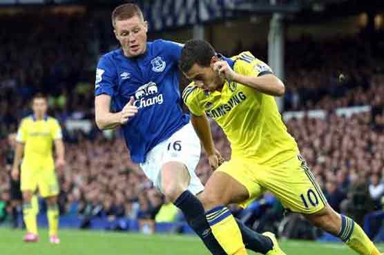 Football: Chelsea beat Everton in goalfest, City crash