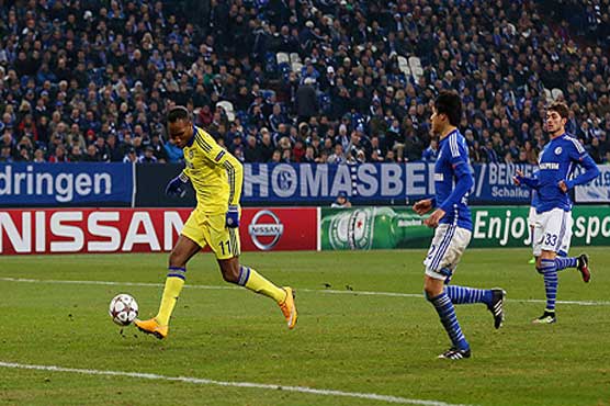 Football: Drogba rolls back the years as Chelsea stroll