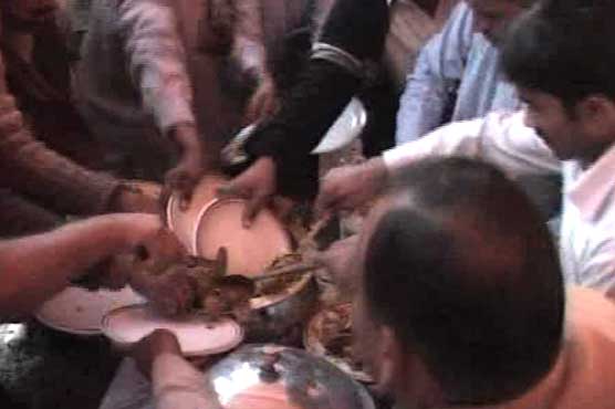 PPP workers lose control over food in Gujranwala