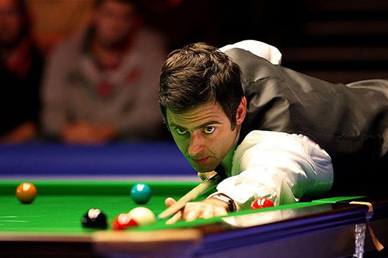 Ronnie O'Sullivan stays on course for UK title of Snooker