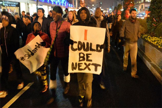 Third night of US protests against police killings 