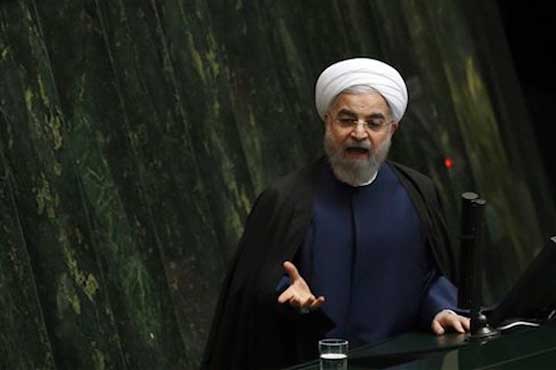 Iran students urge Rouhani to free opposition chiefs