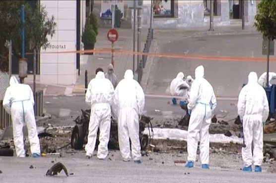 Greek police destroy bomb outside Athens bank