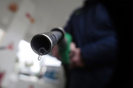 Brent edges up toward $65, but Saudi stance on output curbs gains