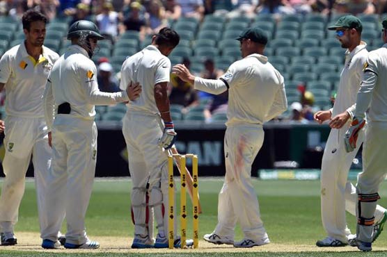 Kohli survives helmet bouncer to lead India fightback 