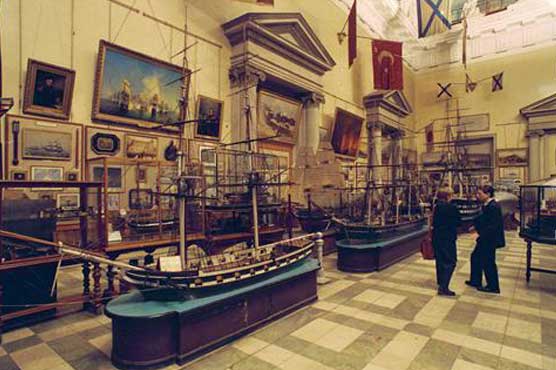 Staff from Uzbek top museum jailed for paintings fraud