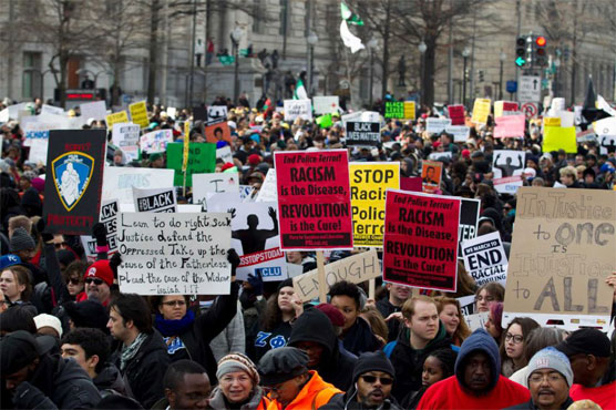 US protesters march vs police slayings of blacks