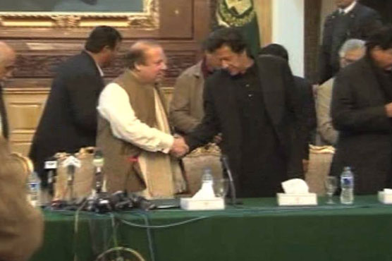 Imran Khan sits together with PM Nawaz for 'common national cause'