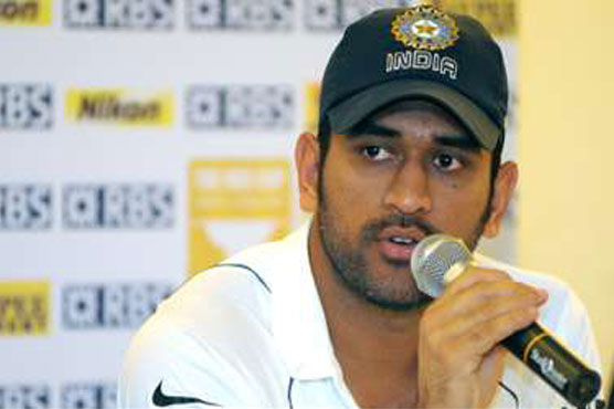 50-50 calls not going India's way in series - Dhoni