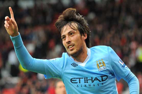 Silva scores twice as City draw level with Chelsea