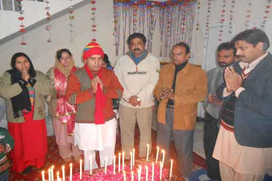 Lahore: Hindu community holds candlelight vigil for Peshawar victims 