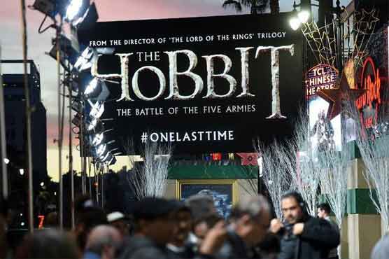 Fantasy epic 'The Hobbit' casts spell on box office