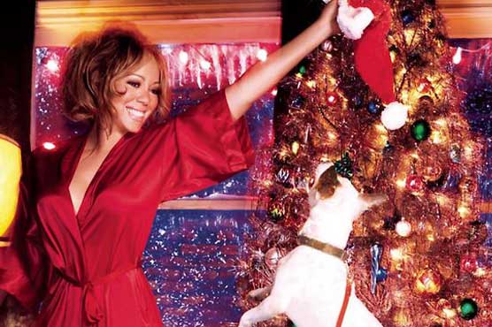 With New York shows, Mariah Carey thrives on Christmas