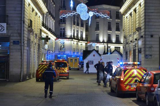 Ten injured as attacker rams van into French Christmas market 